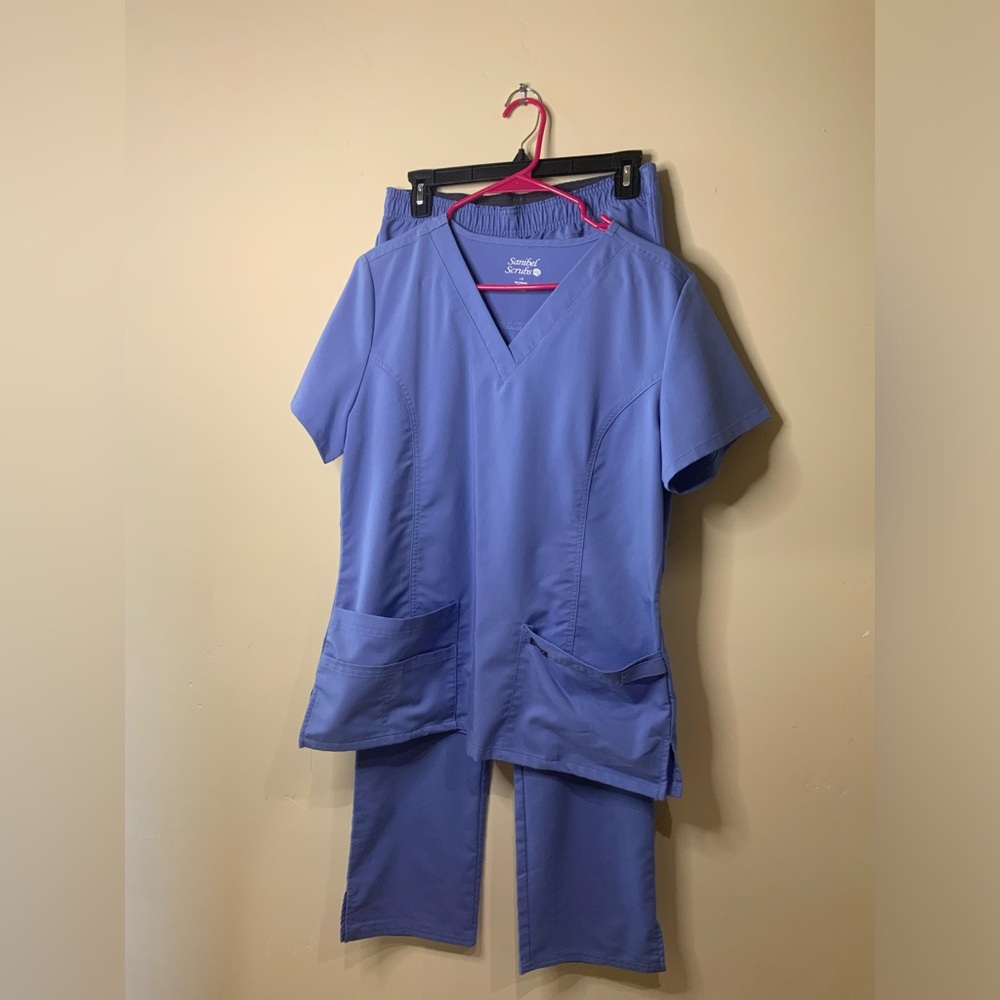 Set of scrubs